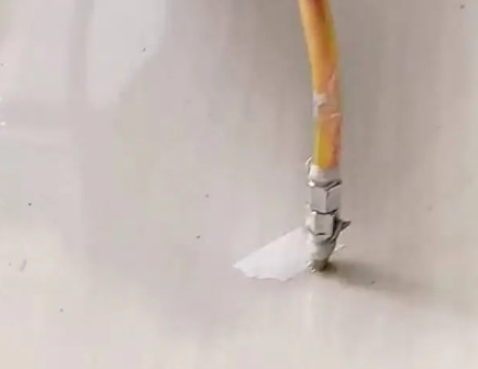壶关瓷砖空鼓维修公司专业解答在瓷砖铺贴过程中，如果使用的砂料过粗（如全部使用了粗砂），可能会导致以下问题